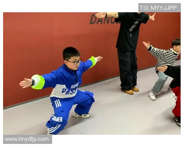 南京街舞队的转型策略与创新打法深度分析与解读 南京街舞队的转型策略与创新打法深度分析与解读